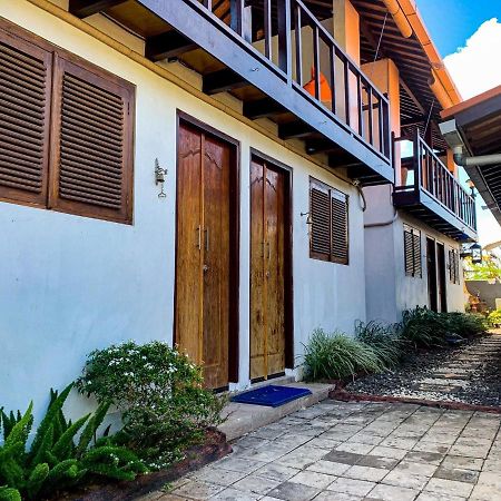 Capung Guesthouse Jimbaran  Exterior photo