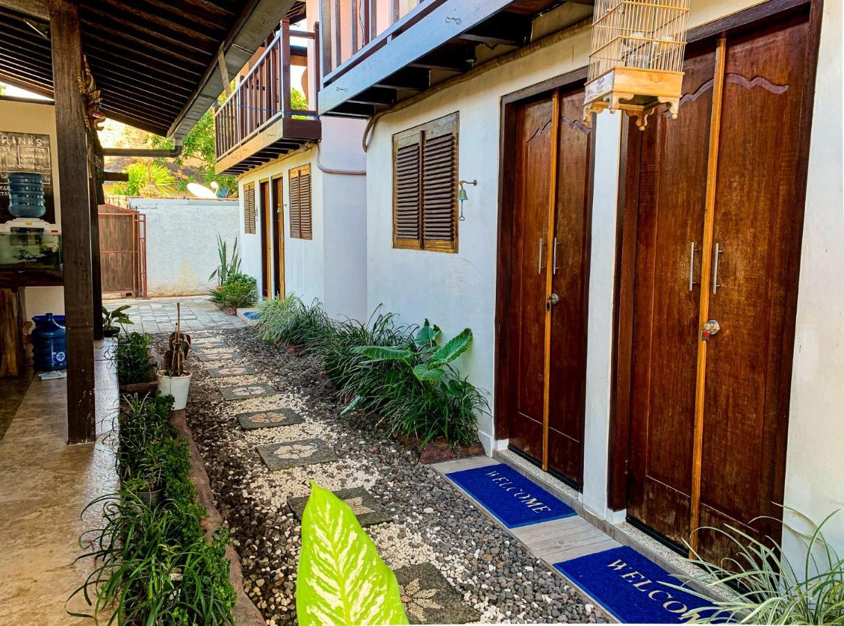 Capung Guesthouse Jimbaran  Exterior photo